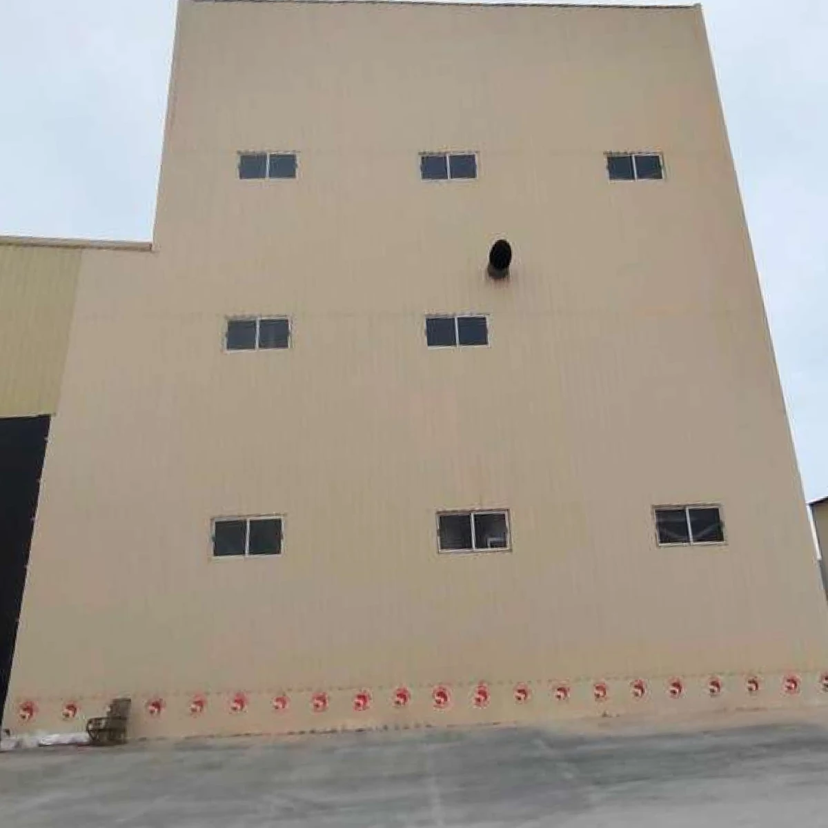 Consteel factory building in Sadat City